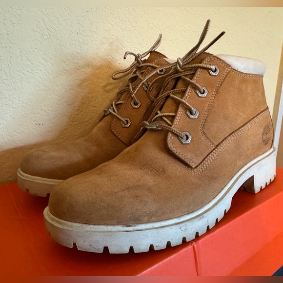 Woman’s Timberlands - Picture 12 of 13